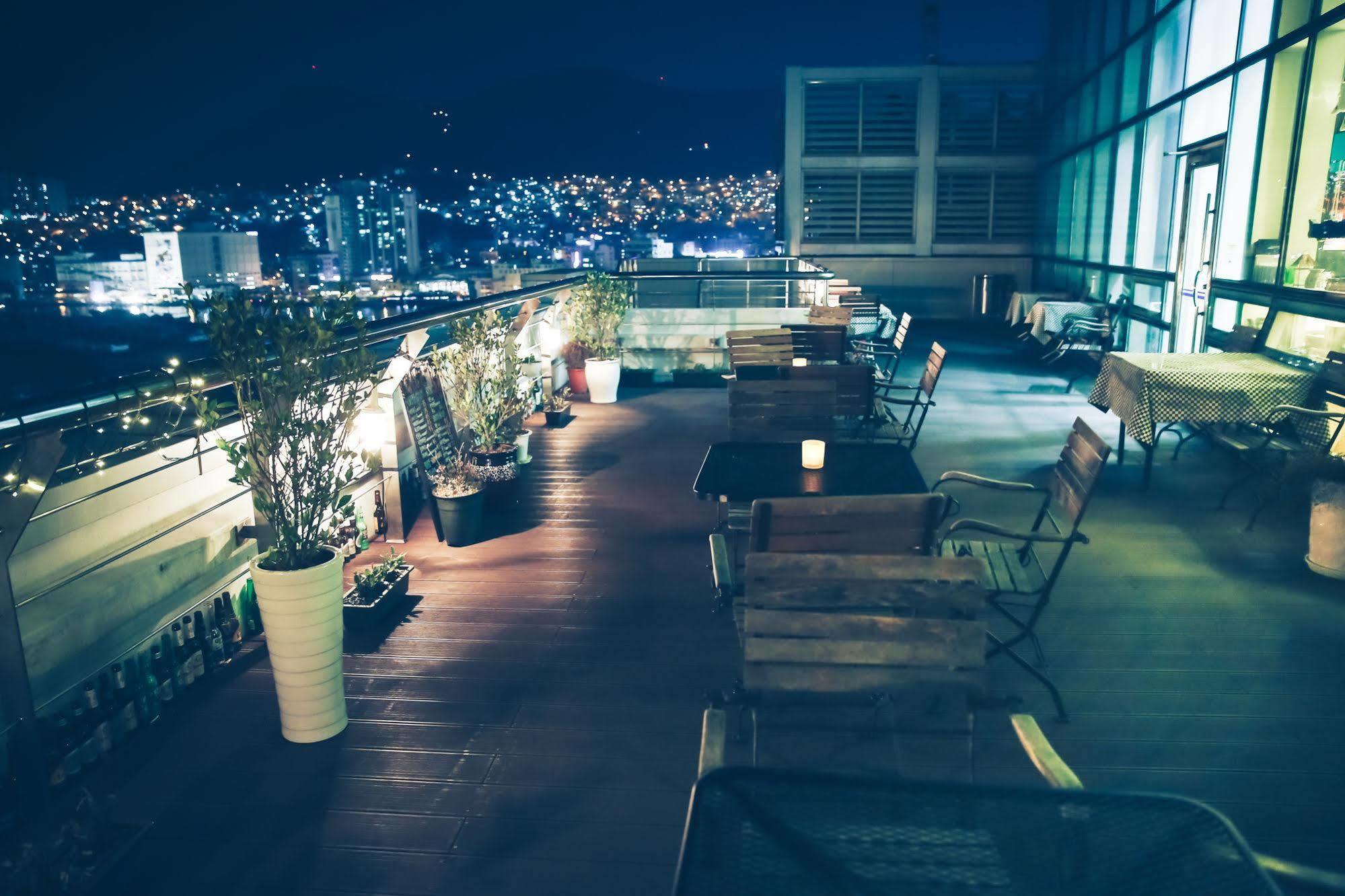 Terra Guesthouse Busan Exterior photo