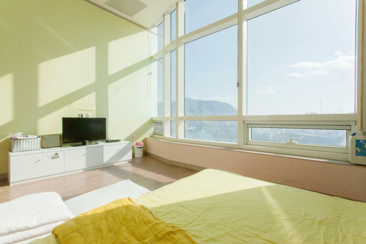 Terra Guesthouse Busan Exterior photo
