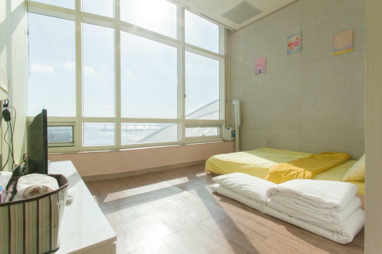 Terra Guesthouse Busan Exterior photo
