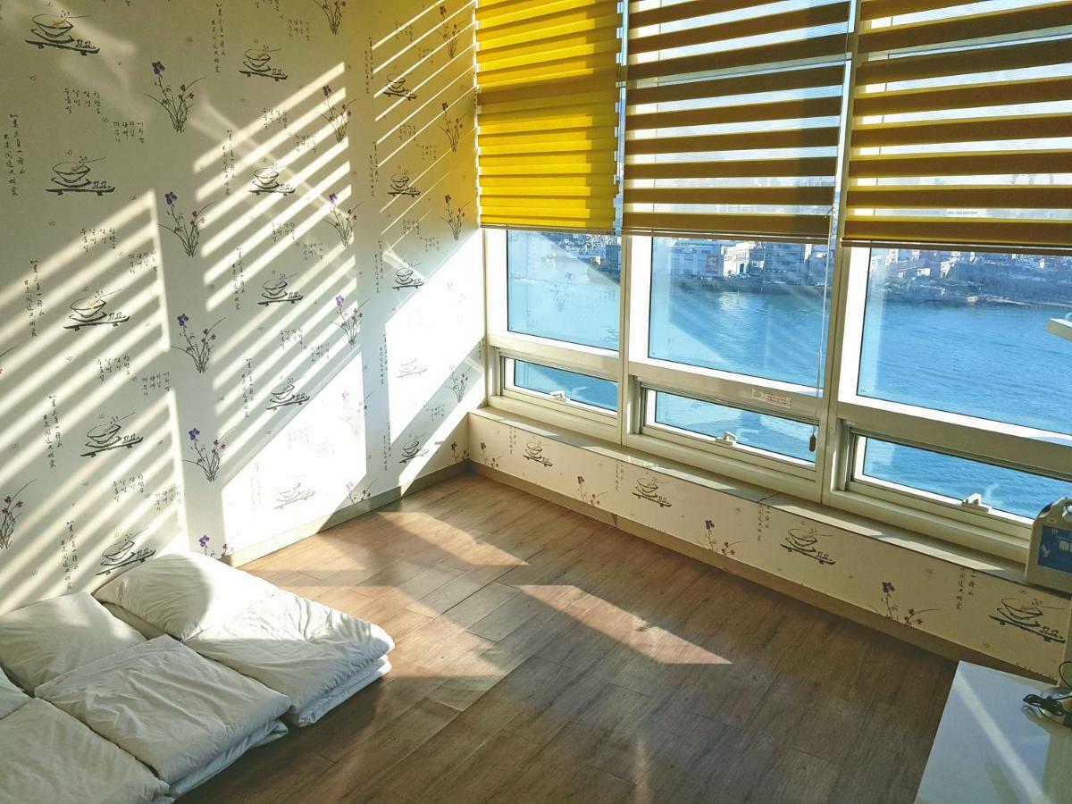 Terra Guesthouse Busan Exterior photo
